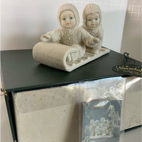 Department 56 Snowbabies sledding, Down the Hill We Go - Picture 2 of 16